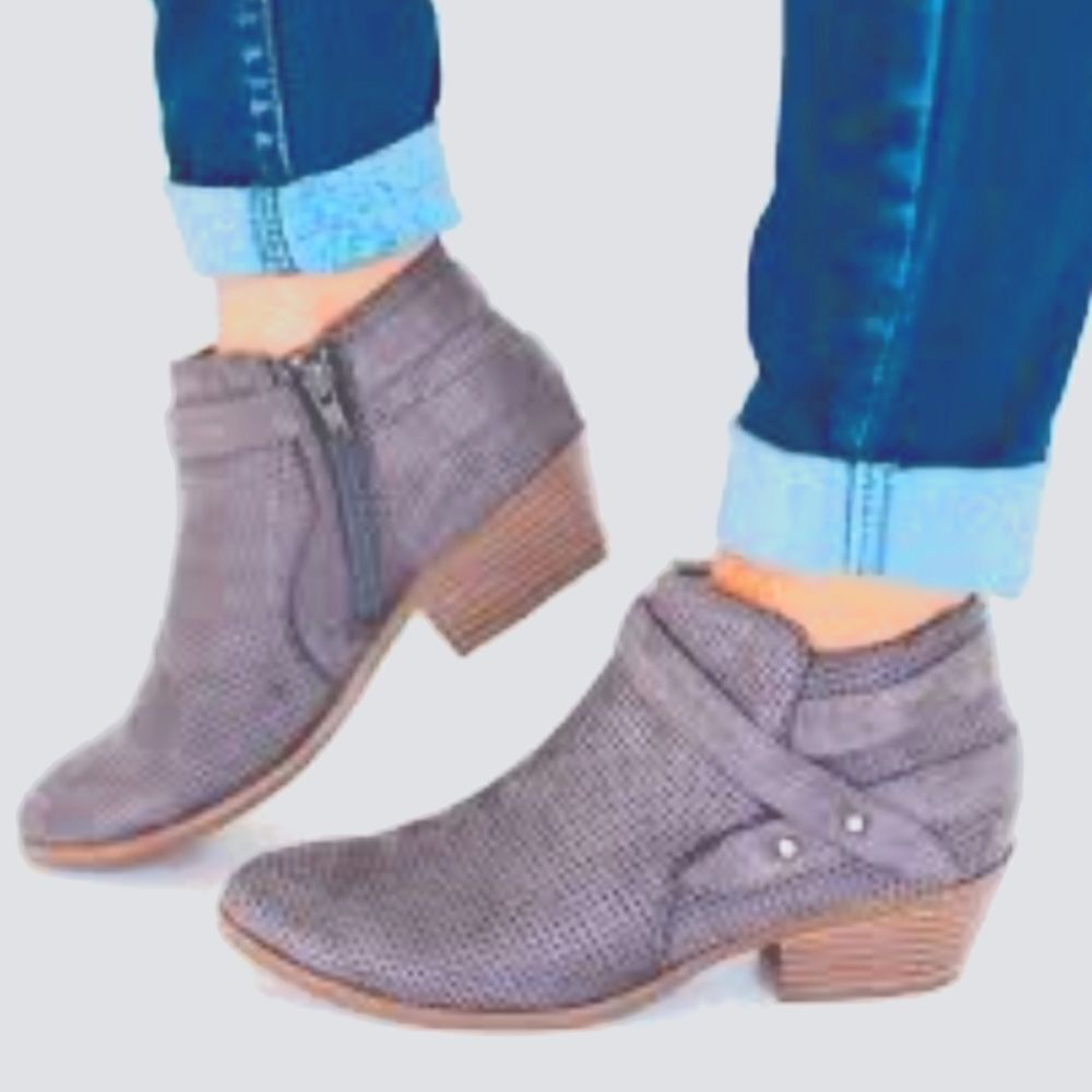 SHOE LAND SIDE ZIP CLOSURE ROUND TOE  SUEDE BOOTIE